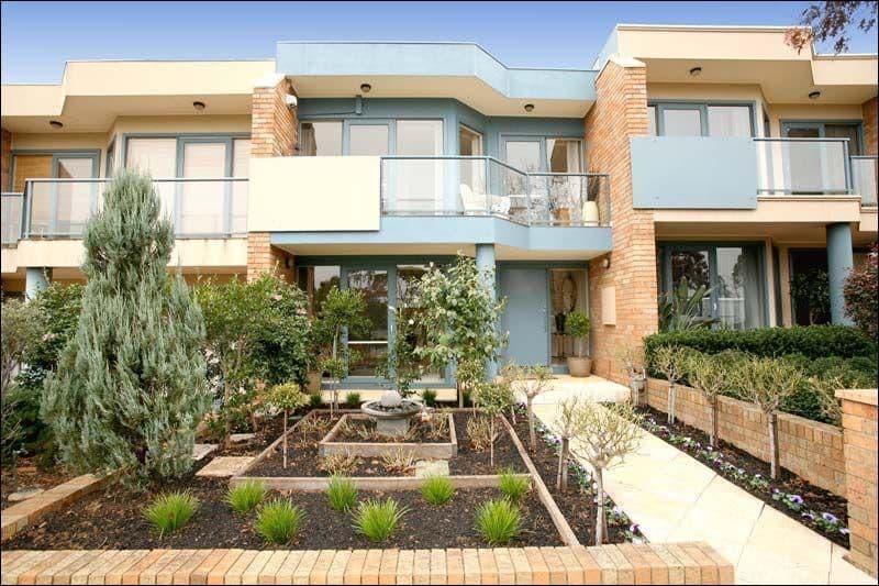 33 Herriotts Boulevard, GLEN WAVERLEY VIC 3150, Glen Waverley - Image 1