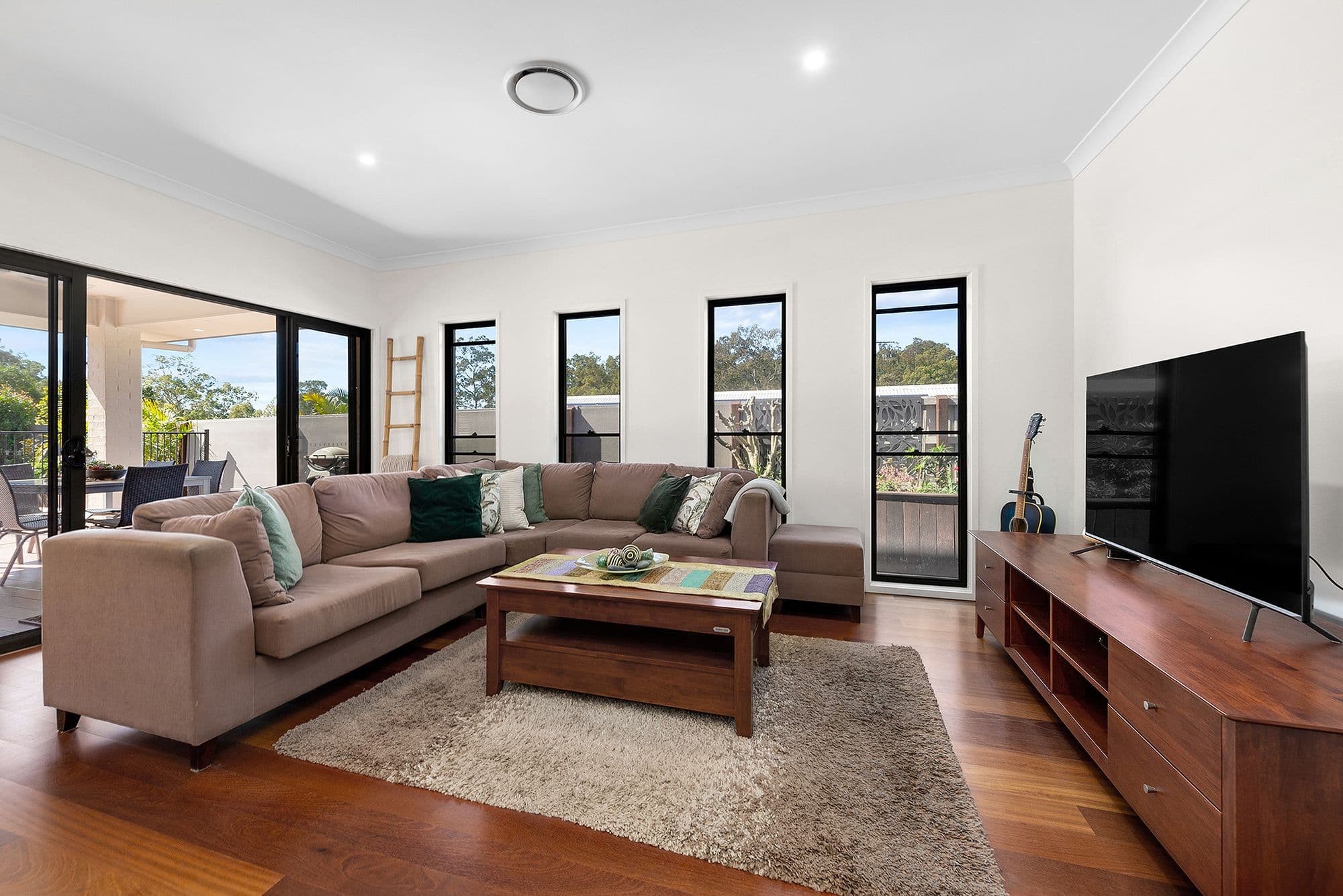 9 Ironbark Circuit, Everton Hills QLD 4053, Everton Hills - Thumbnail 2