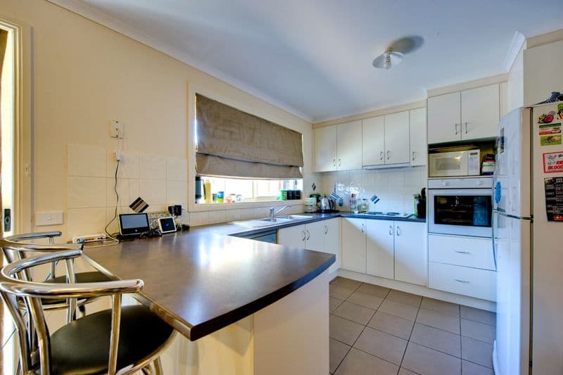 16 Bailey Boulevard, KOO WEE RUP VIC 3981, Koo Wee Rup - Thumbnail 2