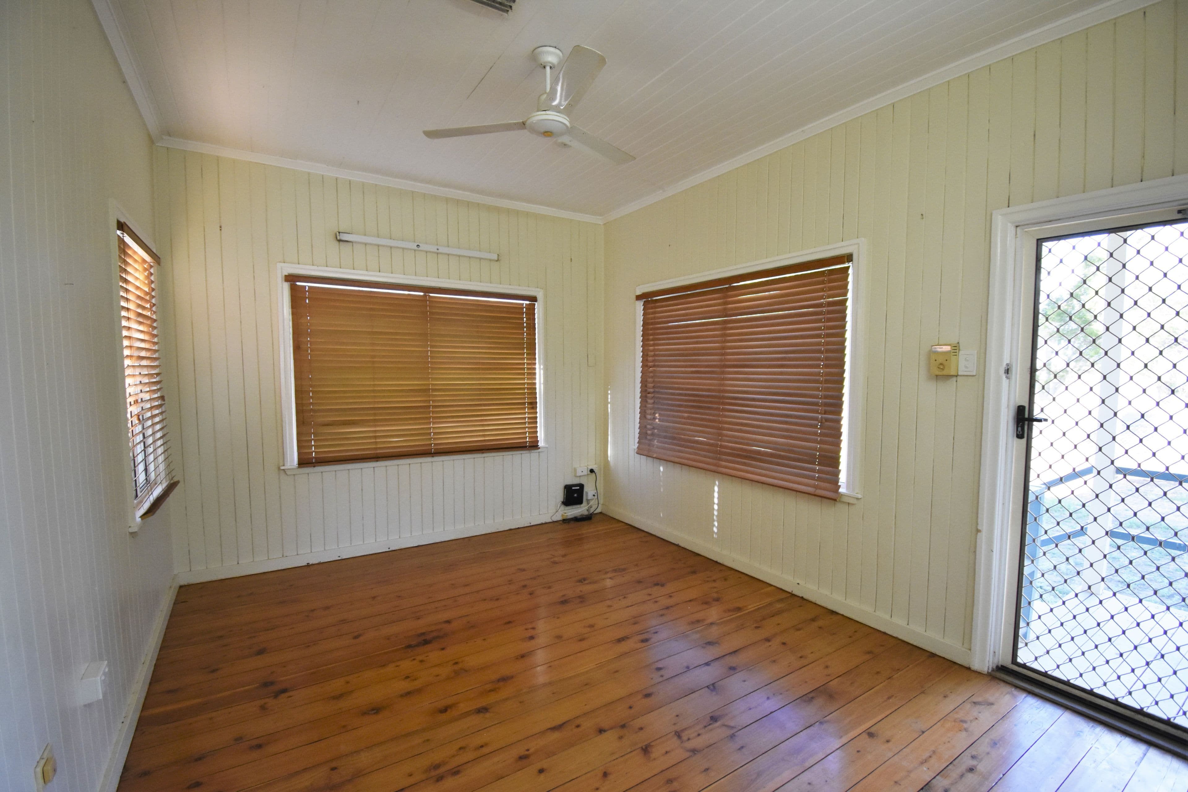 5 McWhannell Street, Aramac QLD 4726, Aramac - Thumbnail 5