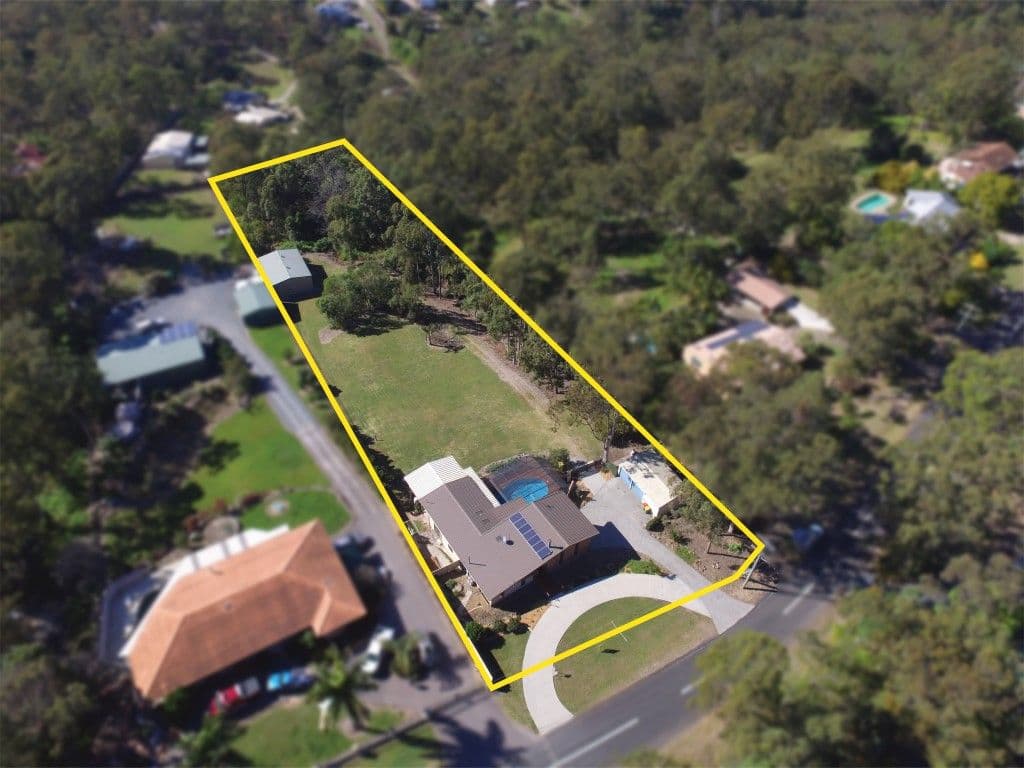 76 Castle Hill Drive South, Gaven QLD 4211, Gaven - Thumbnail 2