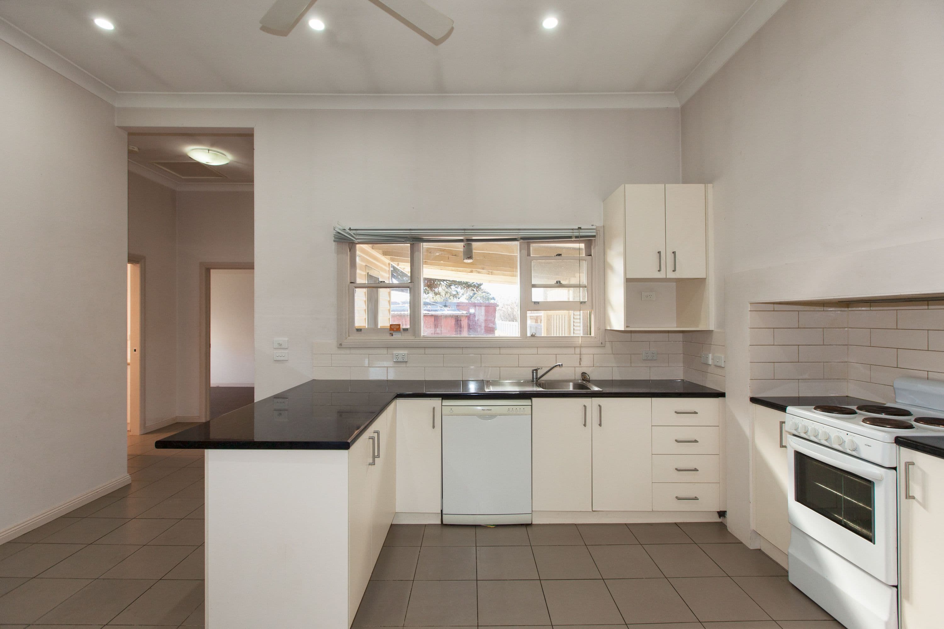 12 Blake Street, Ararat VIC 3377, Ararat - Thumbnail 4