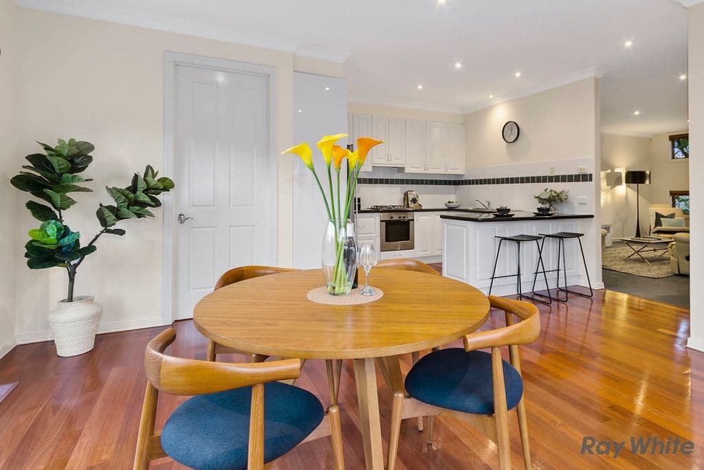 31 Kingswood Rise, Box Hill South VIC 3128, Box Hill South - Thumbnail 2