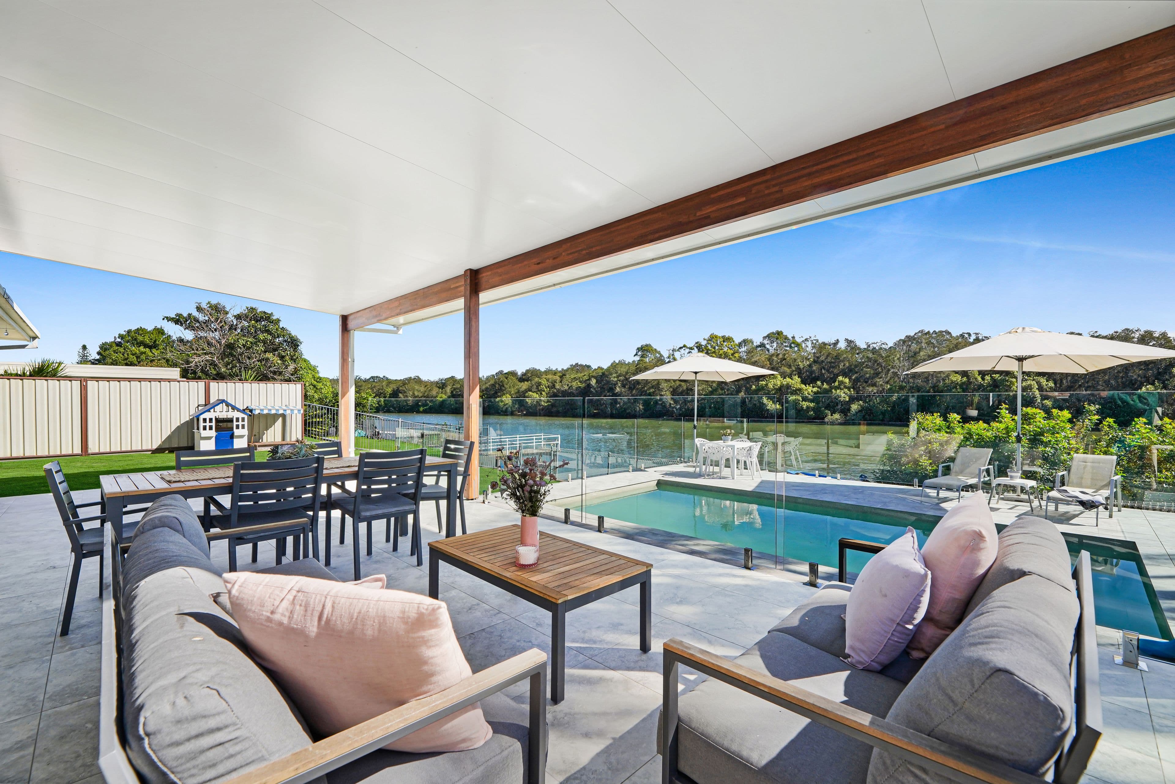 186 Nineteenth Avenue, Elanora QLD 4221, Elanora - Thumbnail 2