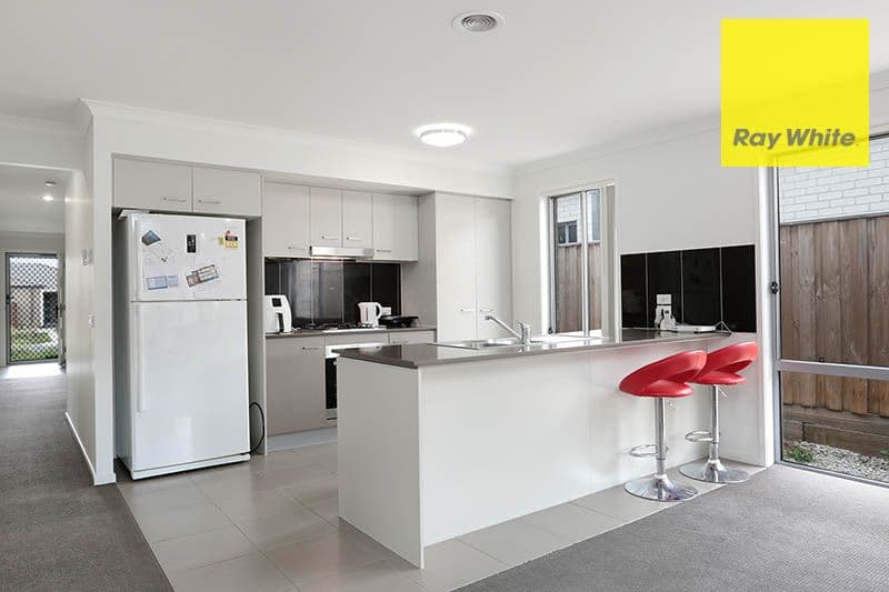 25 Westonbury Drive, Point Cook VIC 3030, Point Cook - Thumbnail 3
