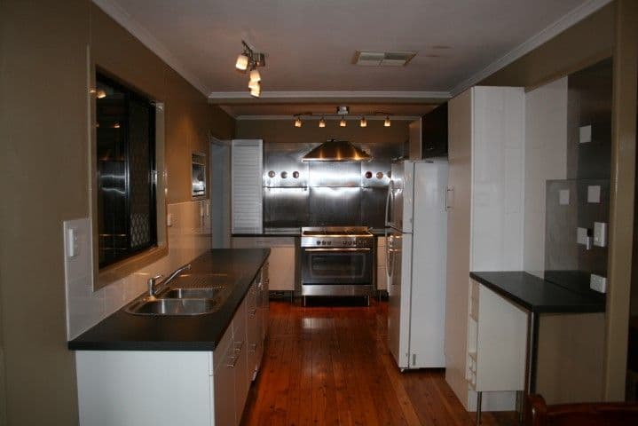 36 Saunders Street, Roma QLD 4455, Roma - Thumbnail 2
