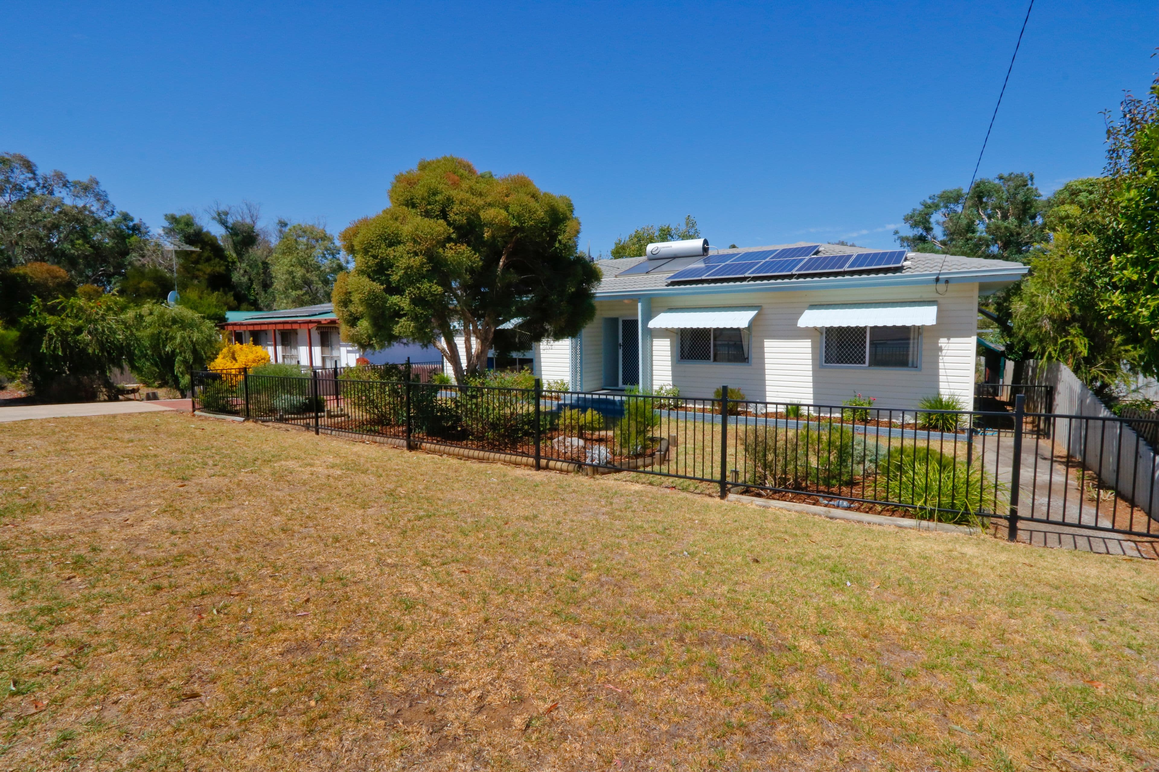 47 Forrest Street, Boyup Brook WA 6244, Boyup Brook - Thumbnail 2