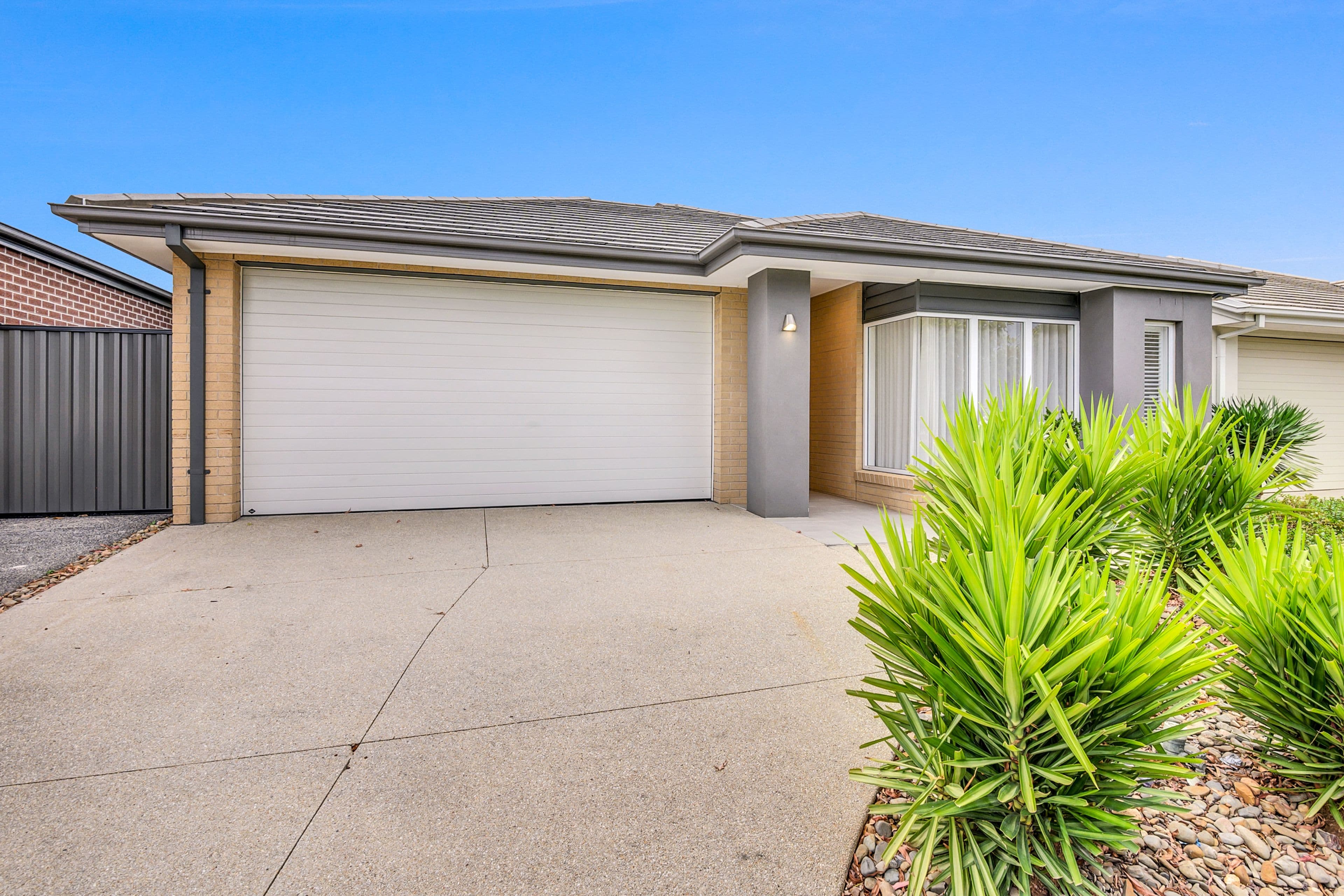 79 Whitfield Crescent, Craigieburn VIC 3064, Craigieburn - Thumbnail 2