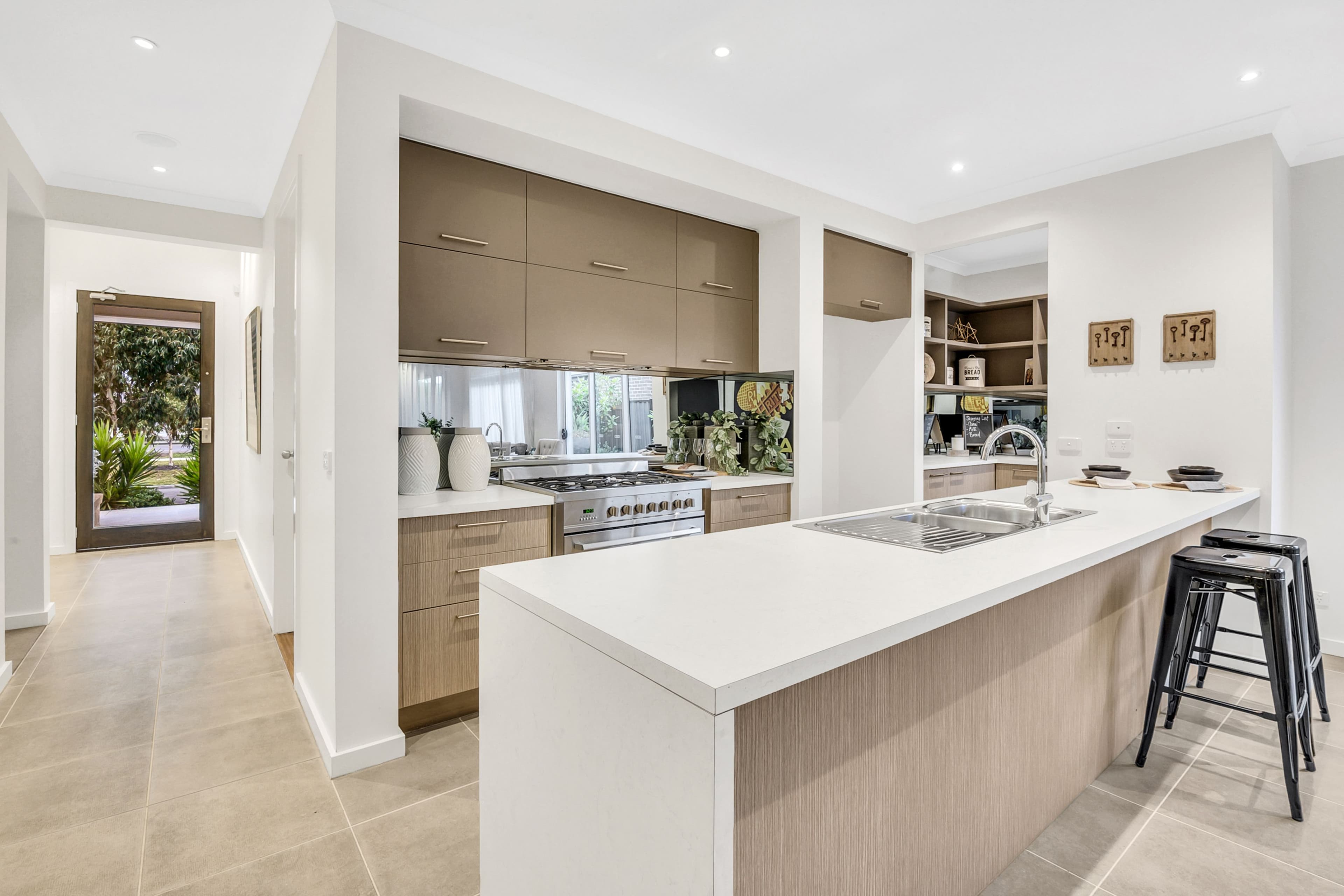 79 Whitfield Crescent, Craigieburn VIC 3064, Craigieburn - Thumbnail 3