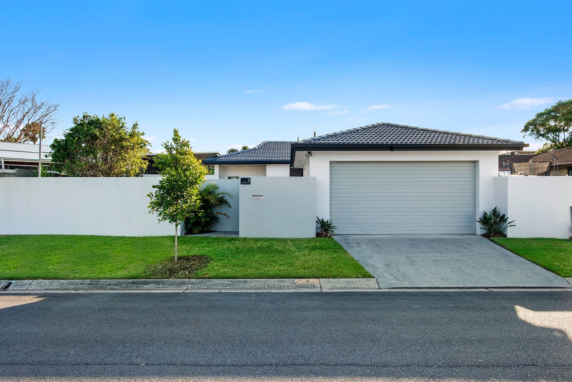 2 Wanderer Avenue, Mermaid Waters QLD 4218, Mermaid Waters - Thumbnail 2