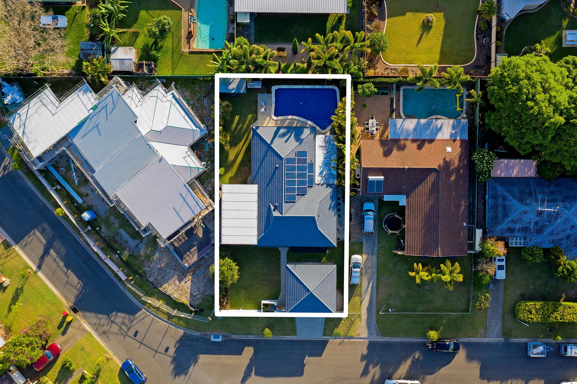 2 Wanderer Avenue, Mermaid Waters QLD 4218, Mermaid Waters - Thumbnail 3
