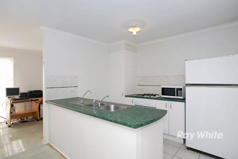 17 Greenbriar Way, CRANBOURNE WEST VIC 3977, Cranbourne West - Thumbnail 5