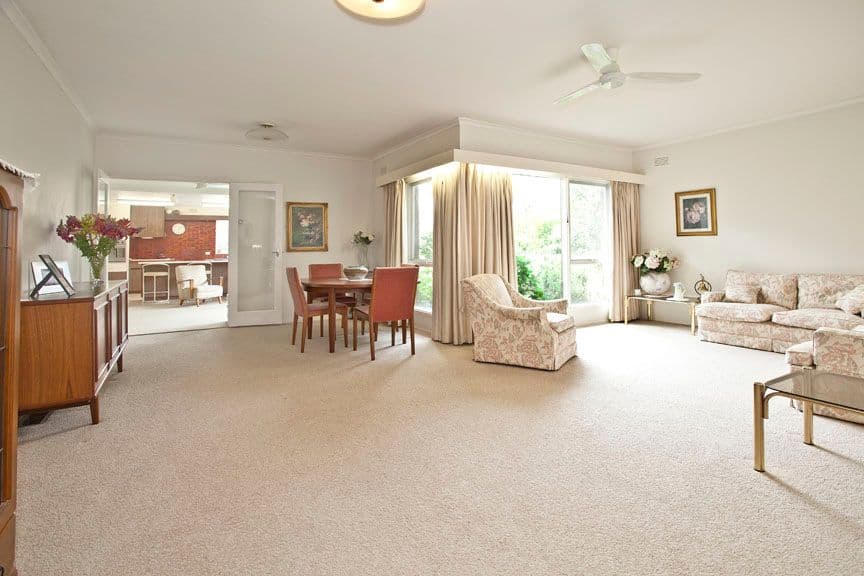 9 Leamington Crescent, GLEN WAVERLEY VIC 3150, Glen Waverley - Thumbnail 2