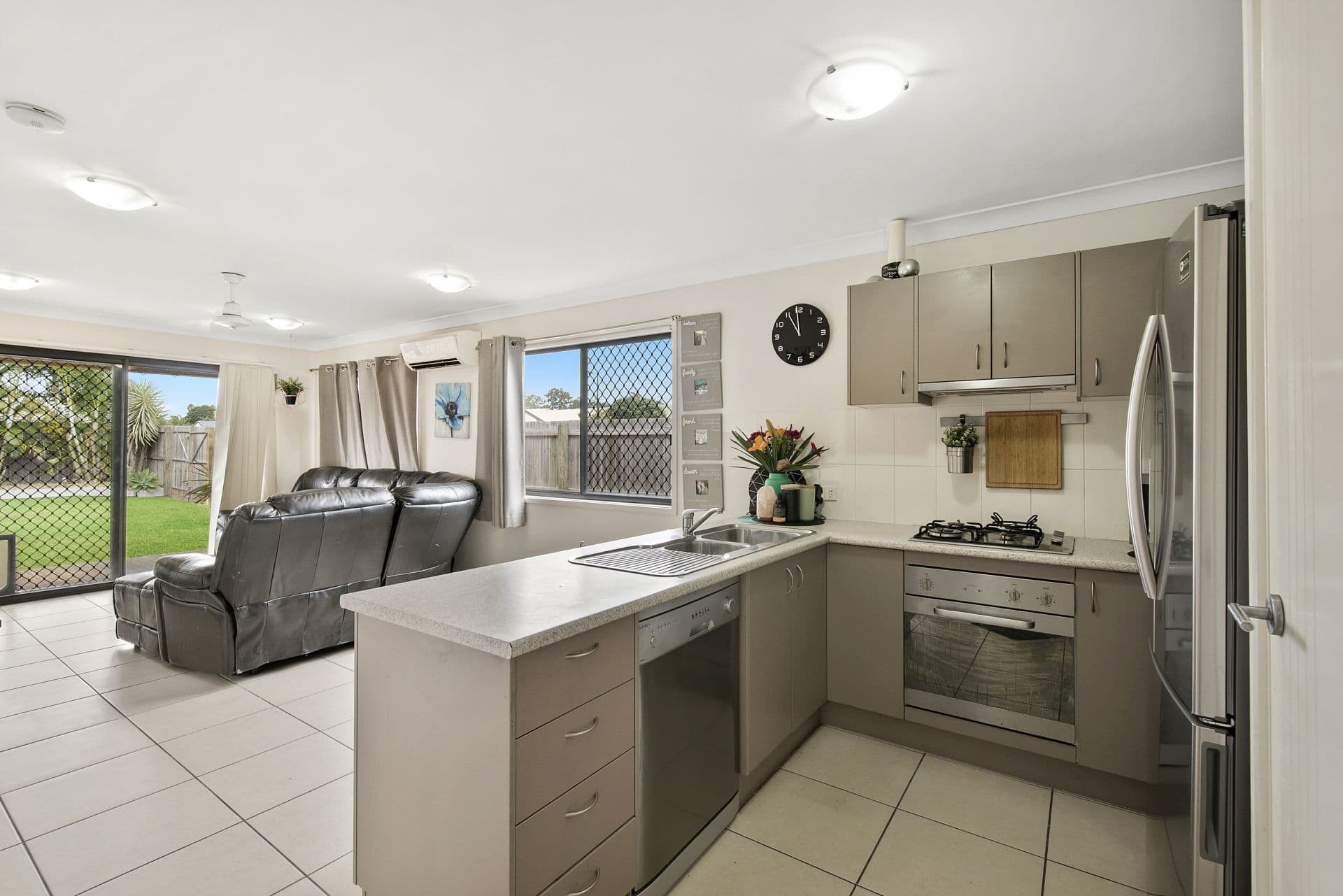 30 Jones Street, Rothwell QLD 4022, Rothwell - Thumbnail 2