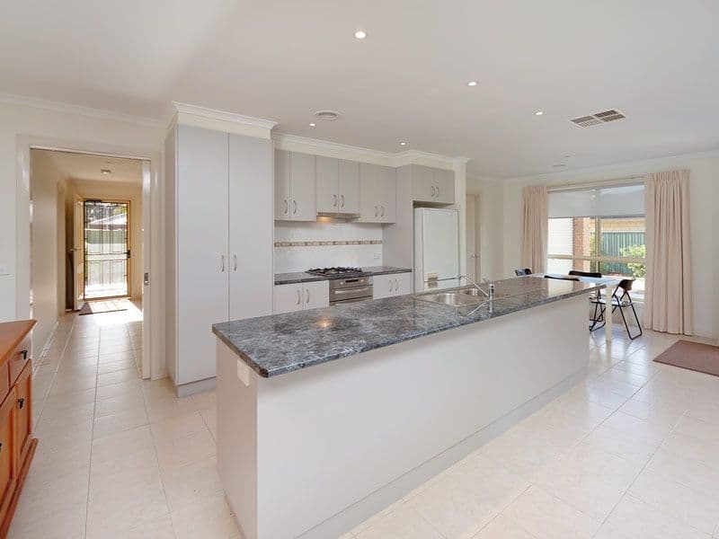 6 William Place, HOWLONG NSW 2643, Howlong - Thumbnail 2