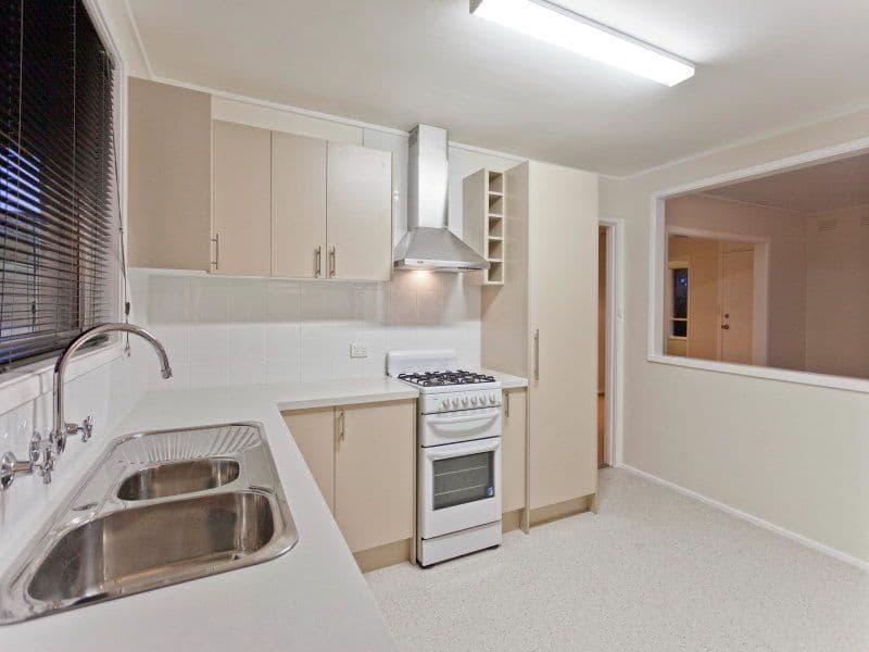 4 Fingal Drive, FRANKSTON VIC 3199, Frankston - Thumbnail 2
