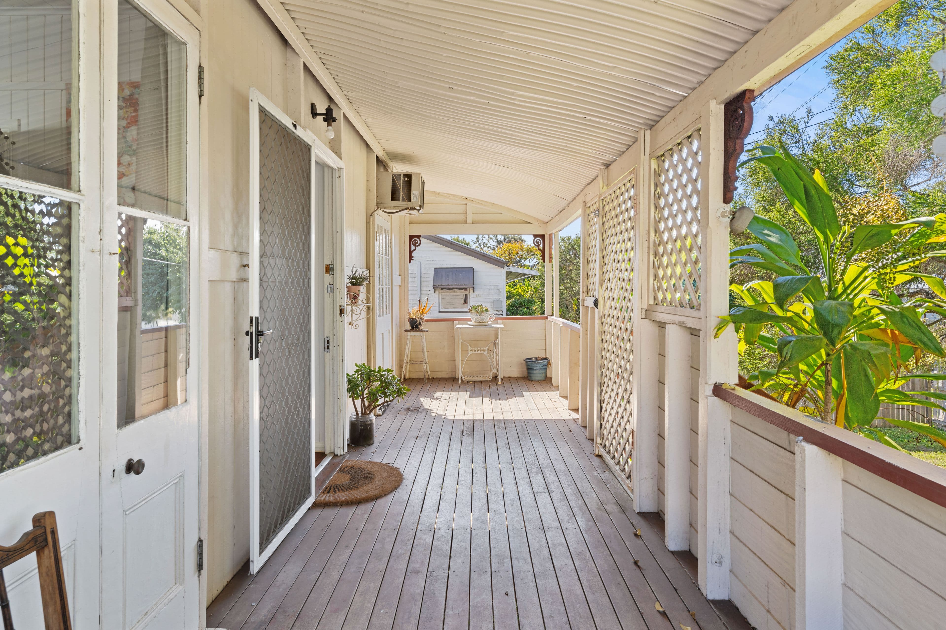 93 South Station Road, Silkstone QLD 4304, Silkstone - Thumbnail 2