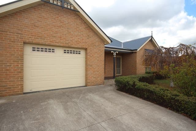 4 Duckmaloi Road, Oberon - Image 1