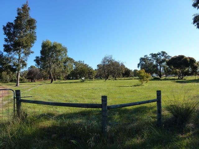 118 Devon Way, LOWER CHITTERING WA 6084, Lower Chittering - Thumbnail 2
