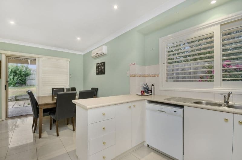 25 Helmer Crescent, East Geelong VIC 3219, East Geelong - Thumbnail 3
