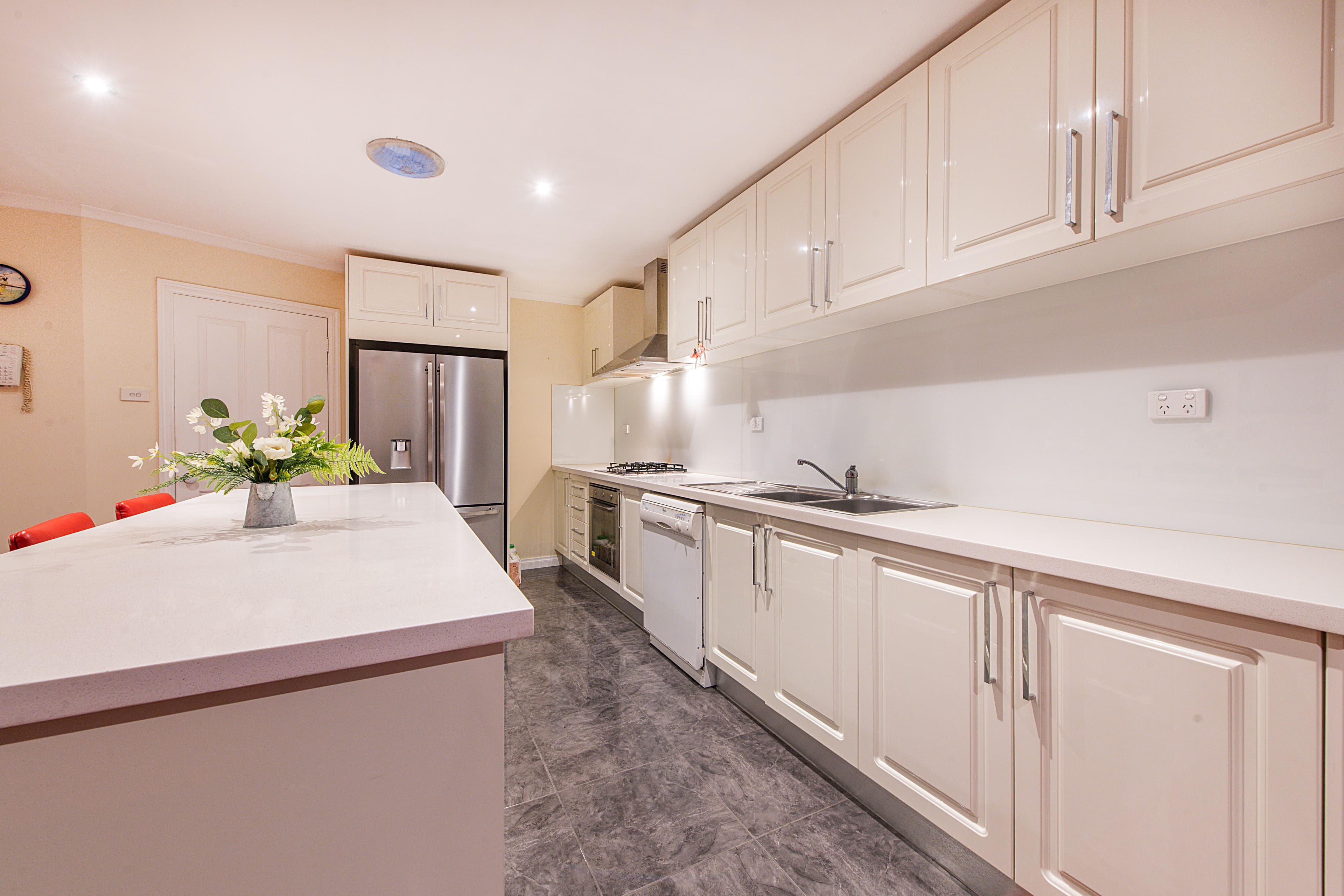 2 Lloyd Street, Knoxfield VIC 3180, Knoxfield - Thumbnail 4