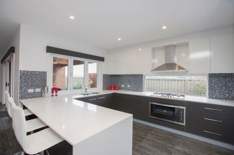 28 Prendergast Avenue, Cranbourne East VIC 3977, Cranbourne East - Image 1