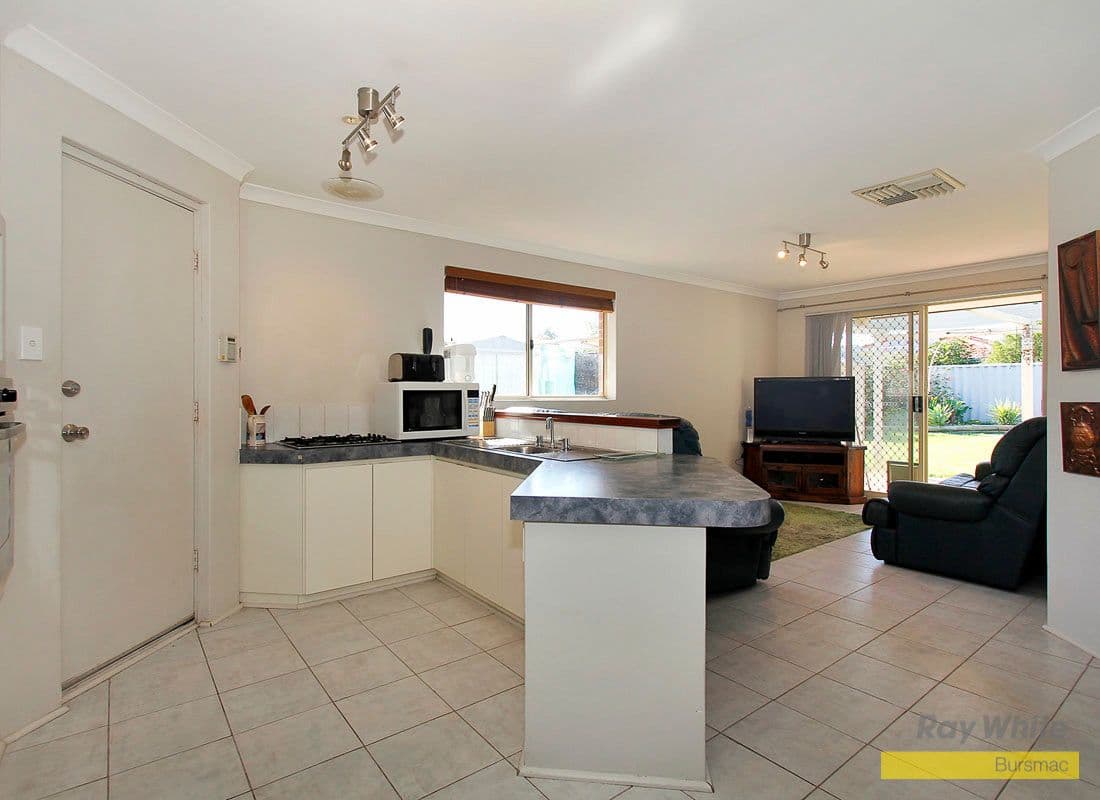 21 Leveque Ramble, BALLAJURA WA 6066, Ballajura - Thumbnail 4