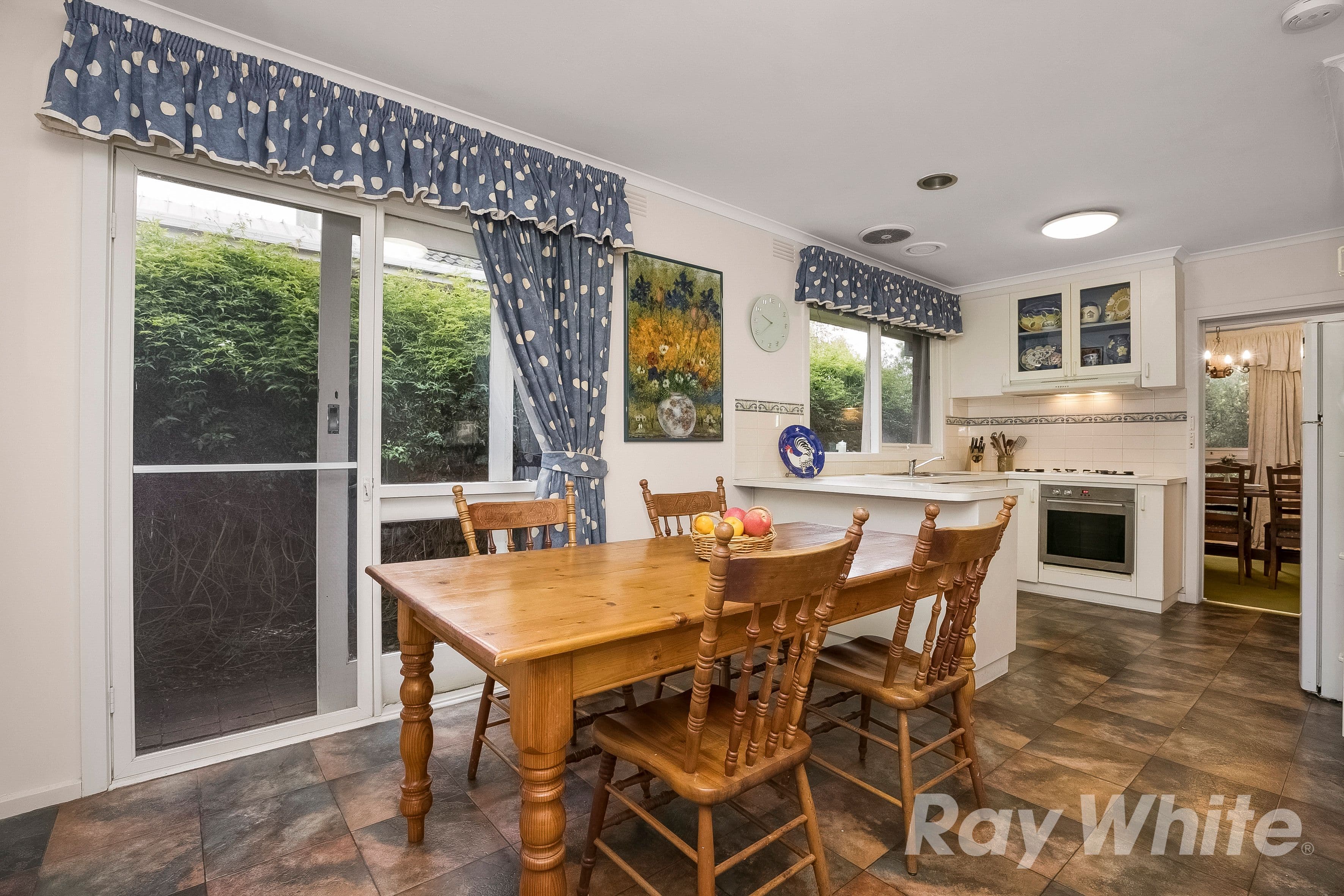 37 Brentwood Drive, Glen Waverley VIC 3150, Glen Waverley - Thumbnail 5