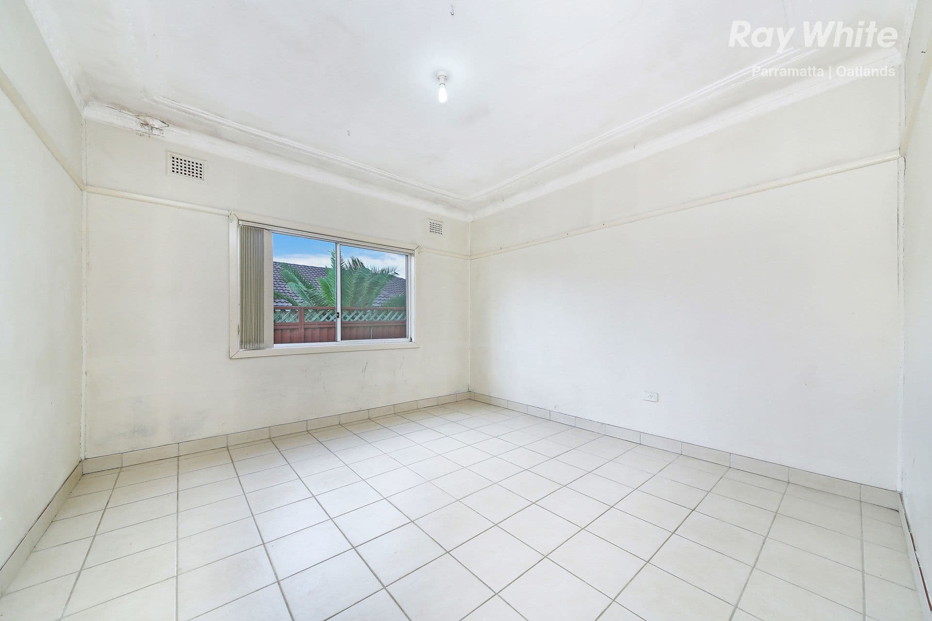 1 O'Neill Street, Guildford - Thumbnail 4