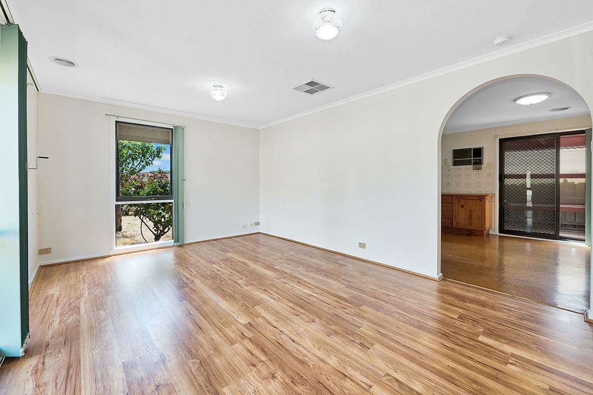 28 Wallace Road, Cranbourne VIC 3977, Cranbourne - Thumbnail 3