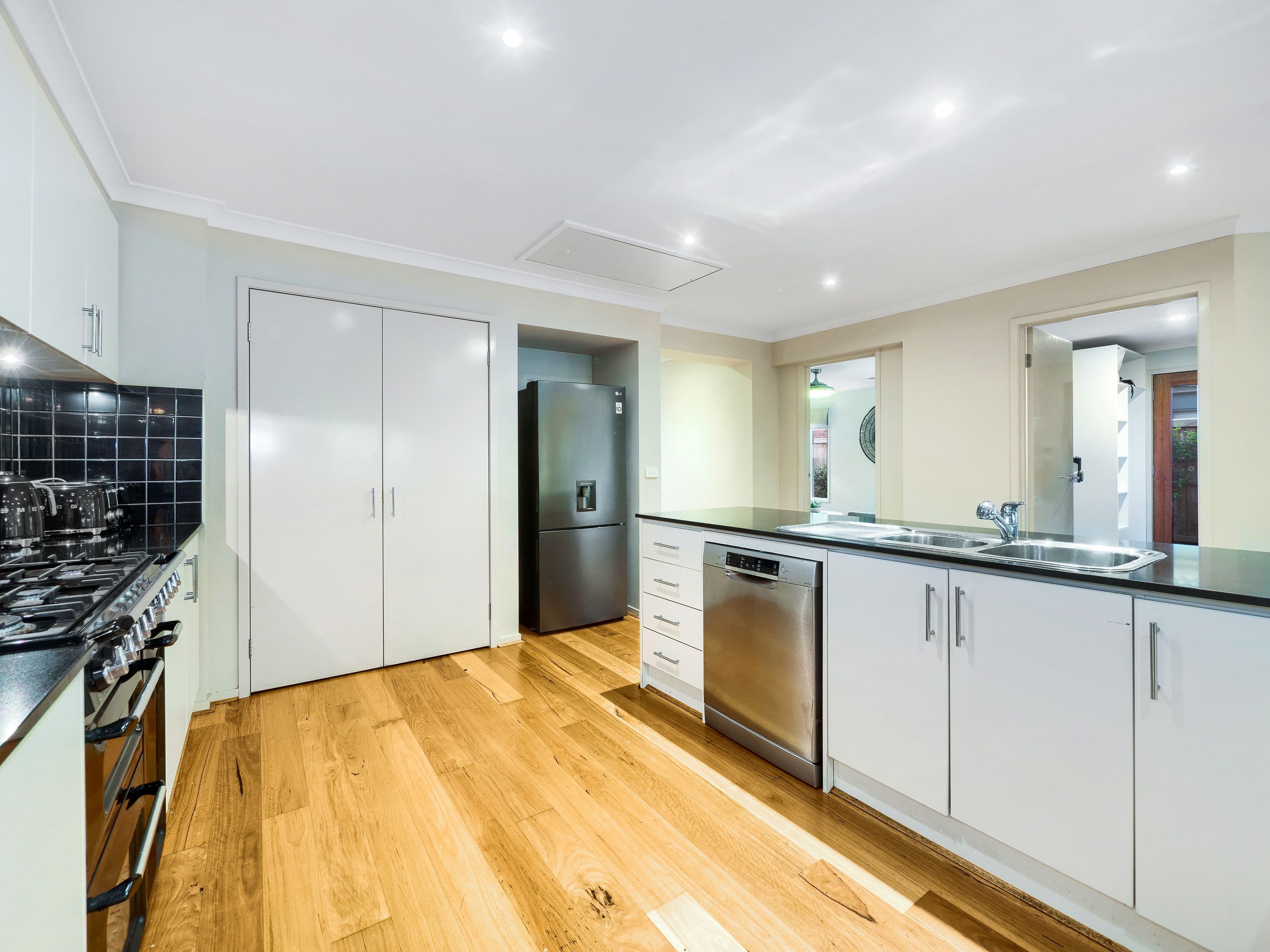 10 Tuscan Court, Lyndhurst VIC 3975, Lyndhurst - Thumbnail 6