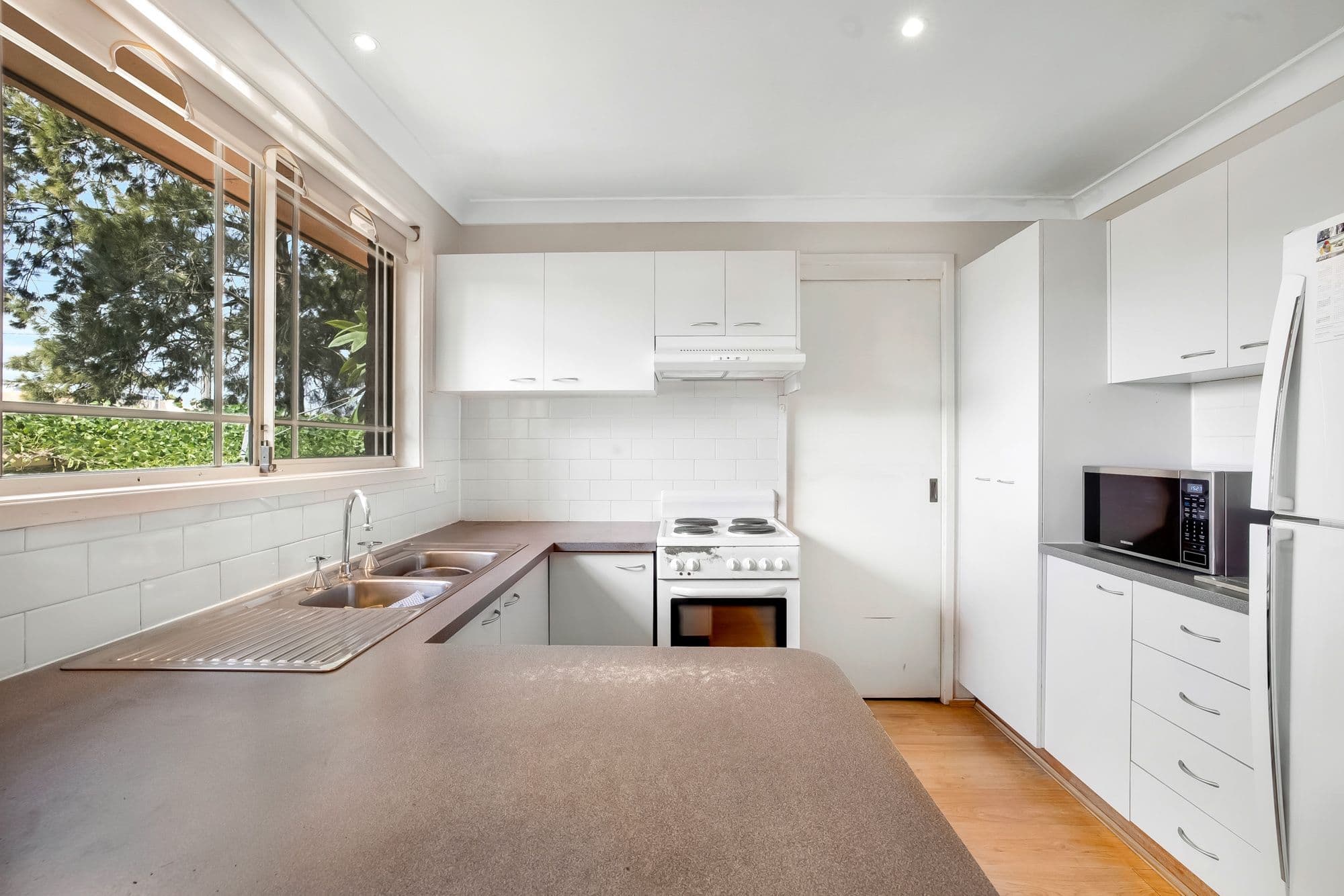 14 Derwent Place, Bossley Park NSW 2176, Bossley Park - Thumbnail 2