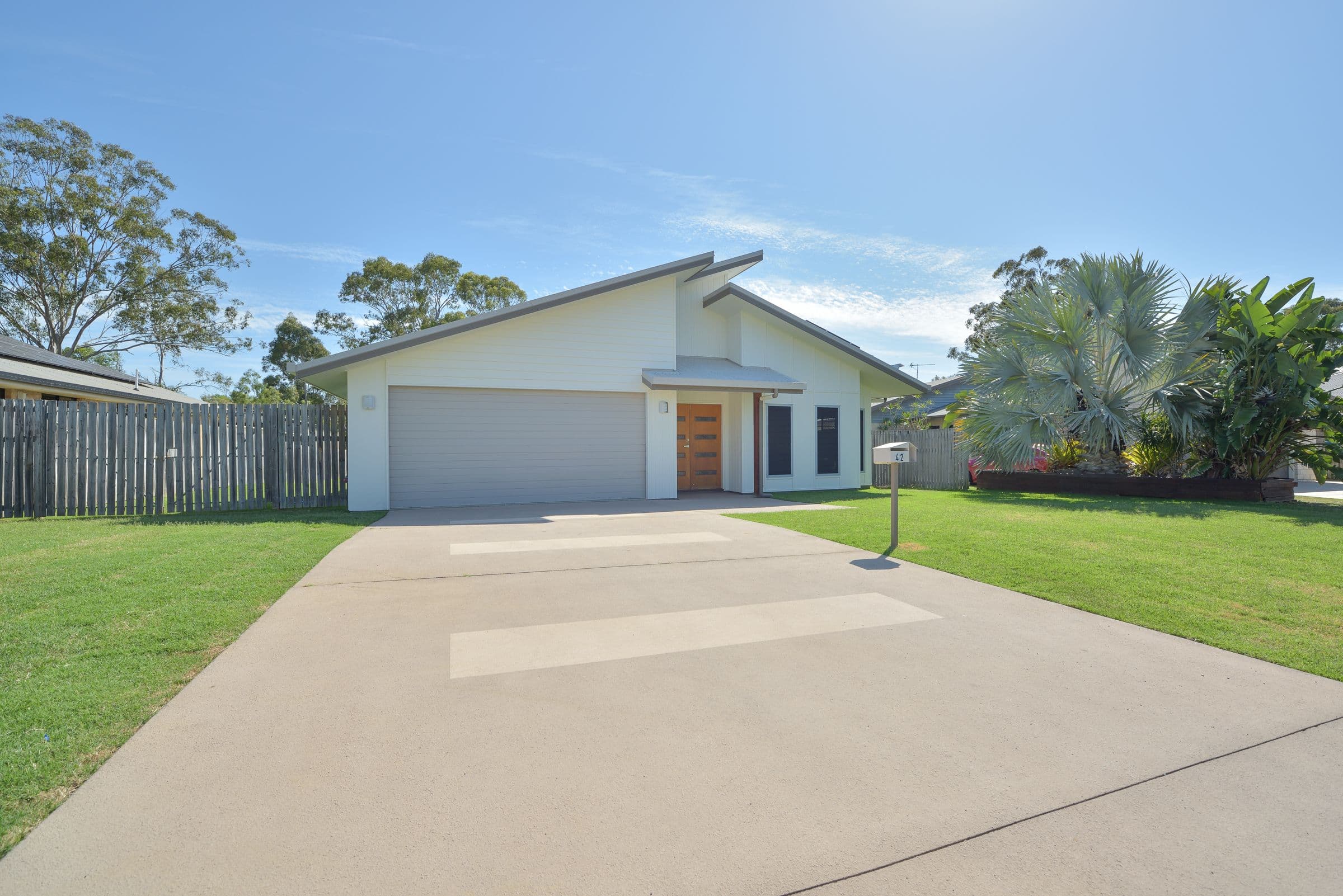 42 Dean Street, Glen Eden QLD 4680, Glen Eden - Thumbnail 2