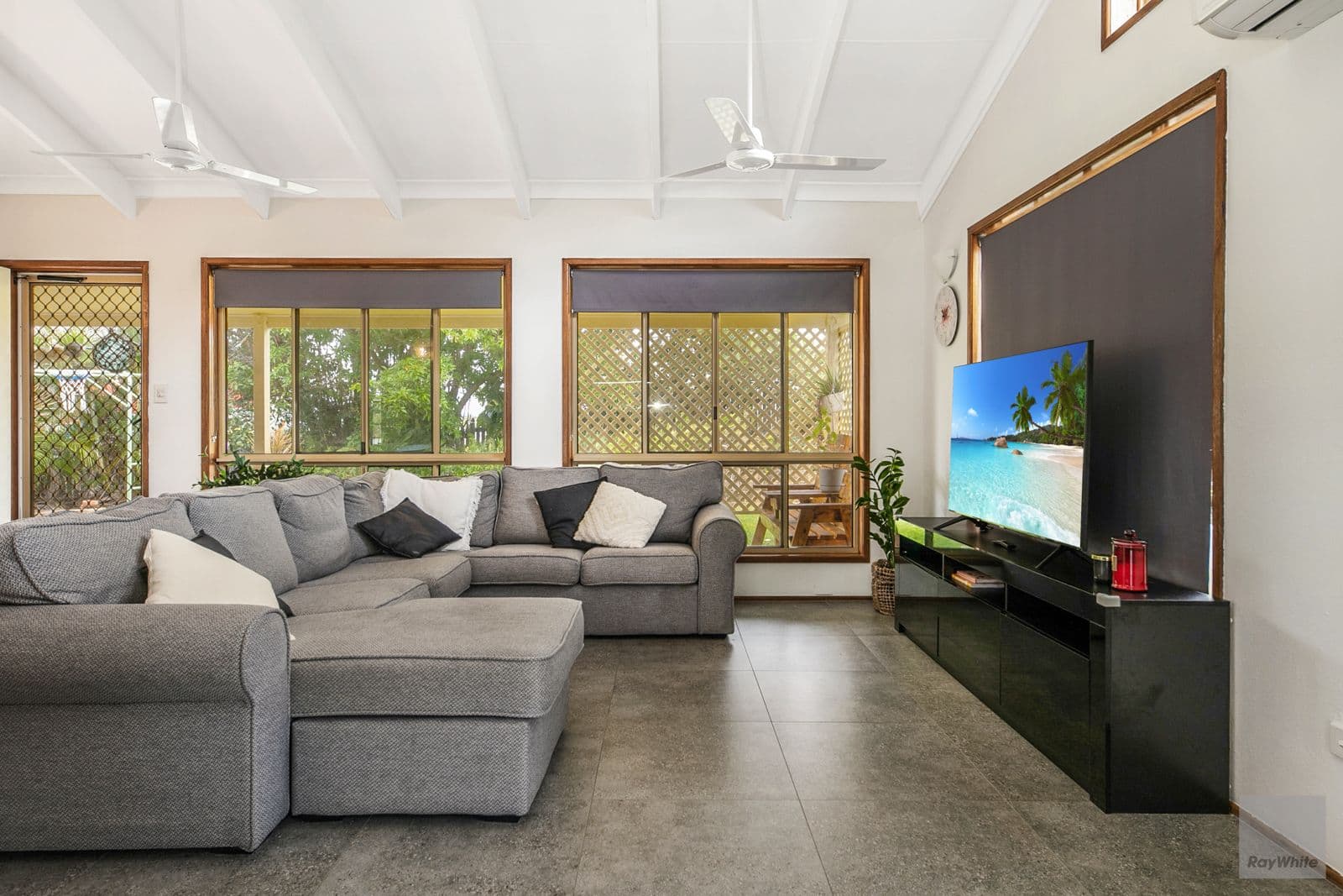 69 Hartley Street, Emu Park QLD 4710, Emu Park - Thumbnail 3