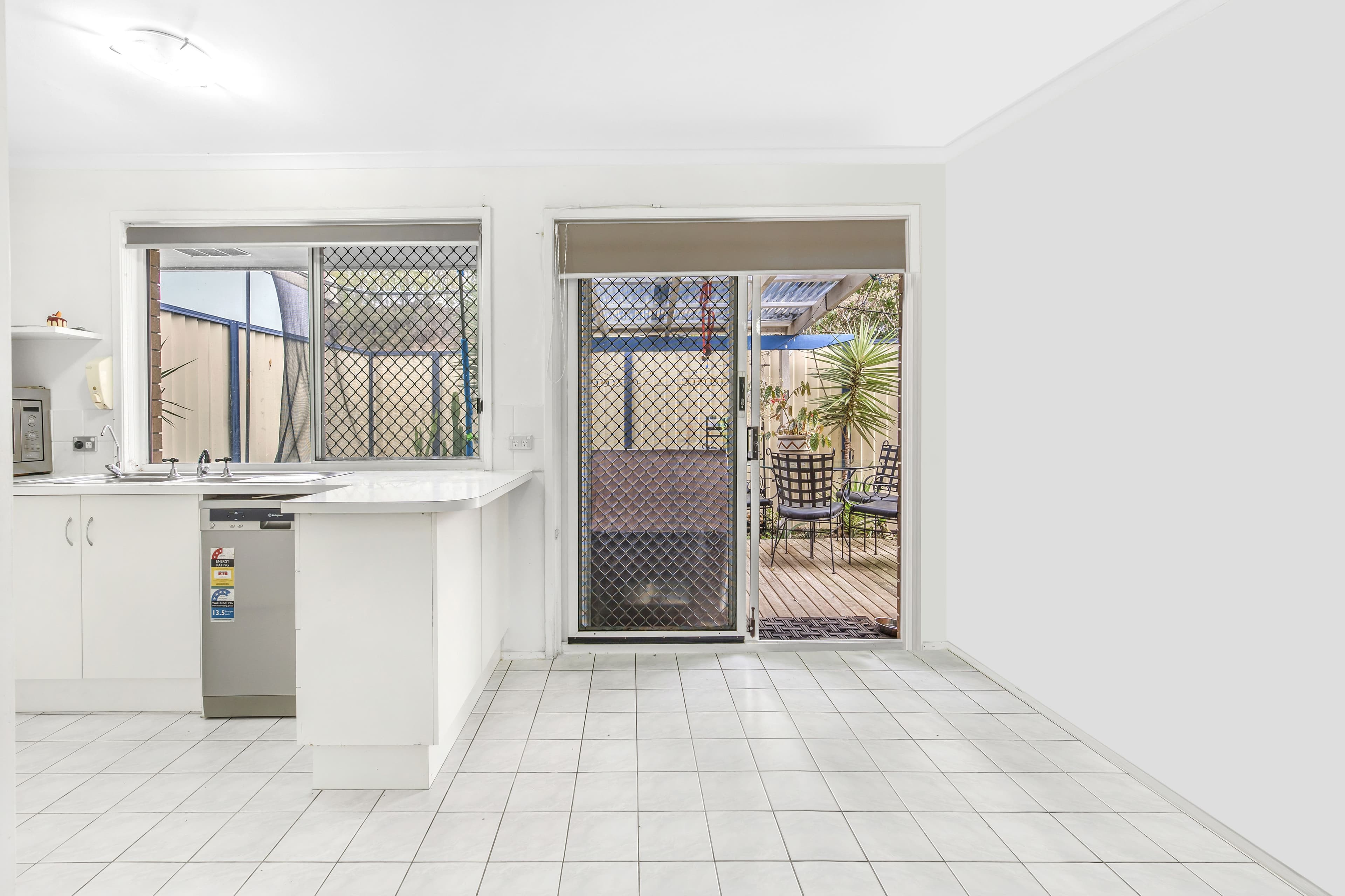 1-5 Universal Street, Oxenford QLD 4210, Oxenford - Thumbnail 5
