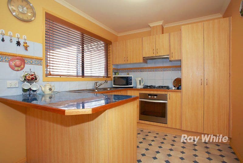 14 Breamlea Way, CRANBOURNE VIC 3977, Cranbourne West - Thumbnail 2