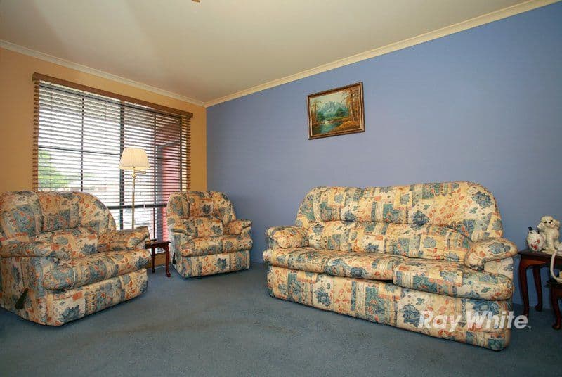 14 Breamlea Way, CRANBOURNE VIC 3977, Cranbourne West - Thumbnail 3