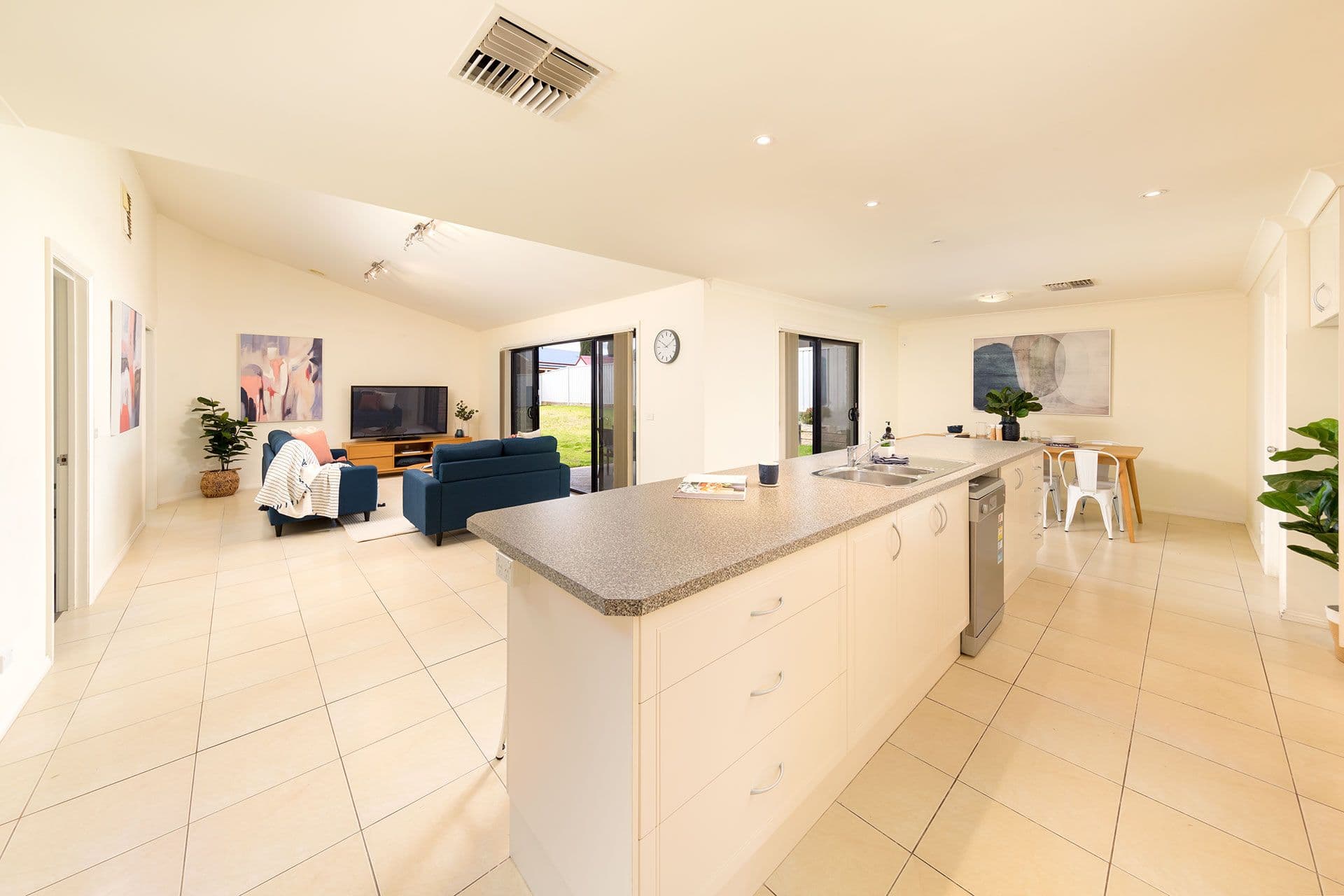 58 Newton Circuit, Thurgoona - Thumbnail 4