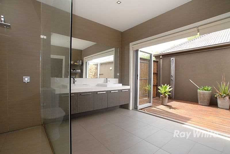 20 Greenpatch Drive, BANGHOLME VIC 3175, Bangholme - Thumbnail 7