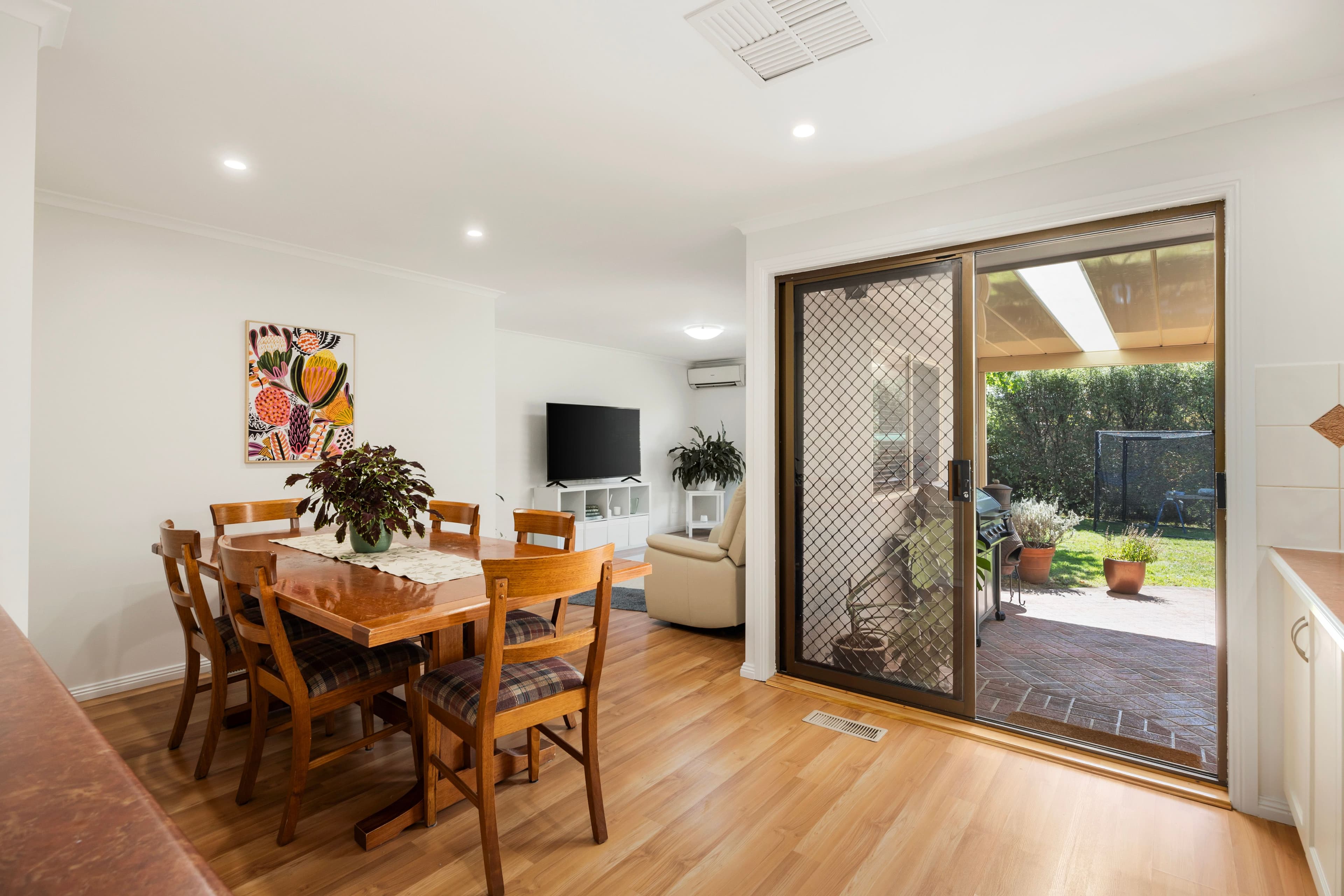 6 Pollard Place, Sunbury VIC 3429, Sunbury - Thumbnail 4