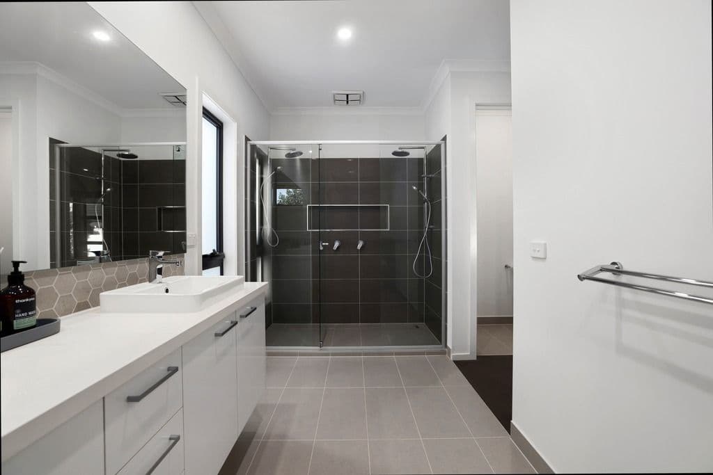 4 Lombard Road, Werribee VIC 3030, Werribee - Thumbnail 5