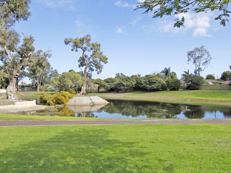 323 Vahland Avenue, WILLETTON WA 6155, Willetton - Thumbnail 8
