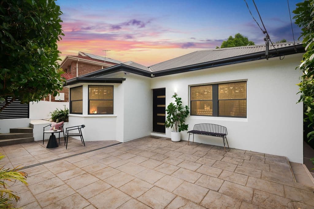 7 Macquarie Road, Earlwood - Thumbnail 2