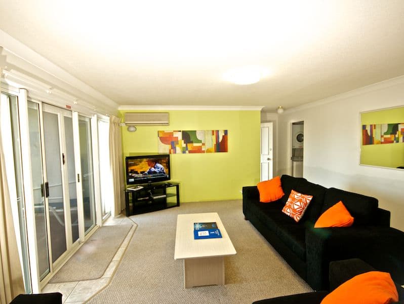 136 The Esplanade, Burleigh Heads QLD 4220, Burleigh Heads - Thumbnail 5