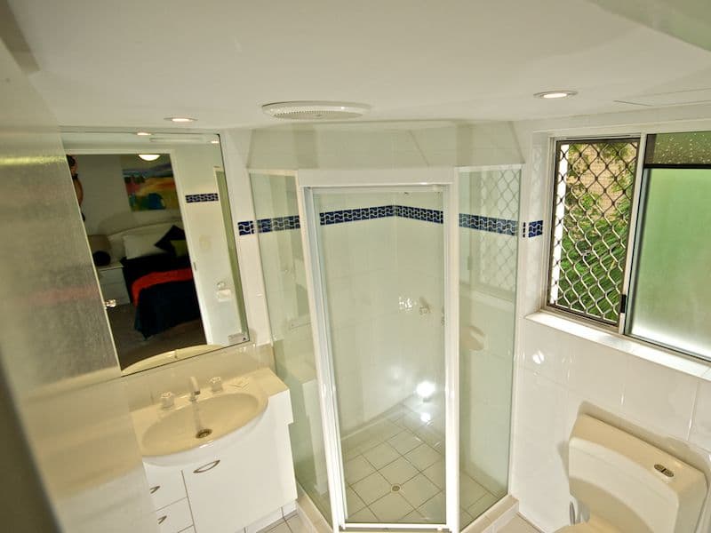 136 The Esplanade, Burleigh Heads QLD 4220, Burleigh Heads - Thumbnail 8