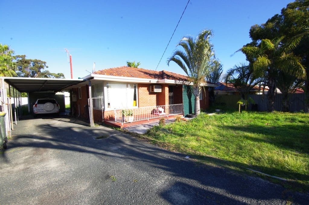 64 Amberton Avenue, GIRRAWHEEN WA 6064, Girrawheen - Thumbnail 2