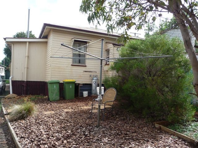 7 Peak Street, HARRISTOWN QLD 4350, Harristown - Thumbnail 3