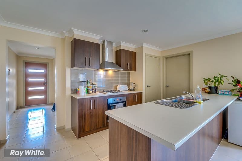 12 Lamington Drive, Tarneit VIC 3029, Tarneit - Thumbnail 2