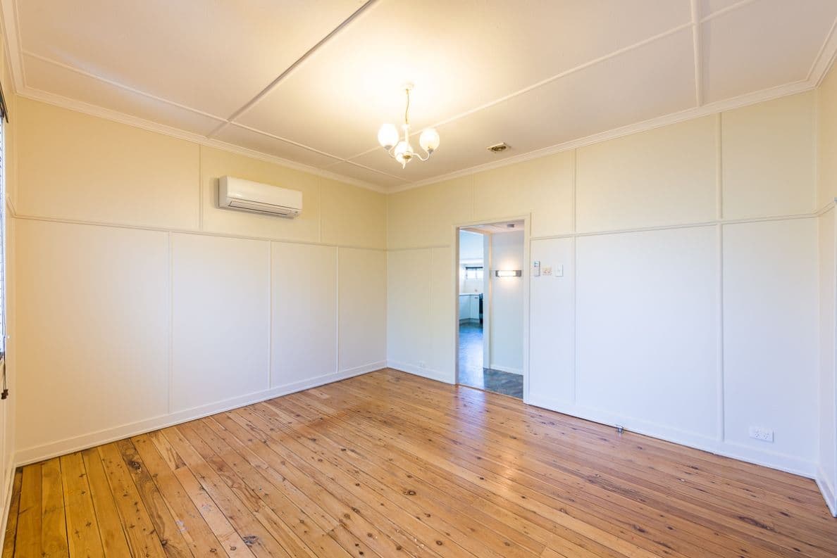 24 Fourth Avenue, HARRISTOWN QLD 4350, Harristown - Thumbnail 3