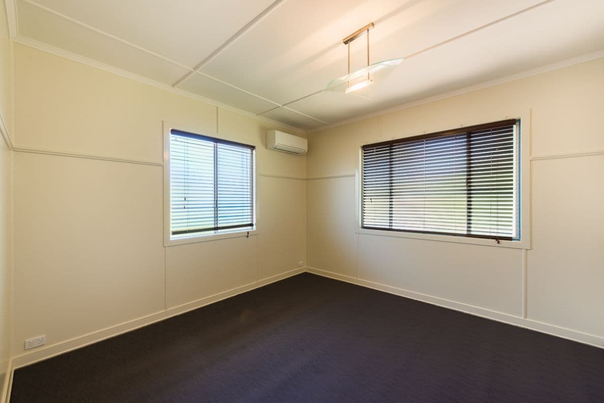 24 Fourth Avenue, HARRISTOWN QLD 4350, Harristown - Thumbnail 5